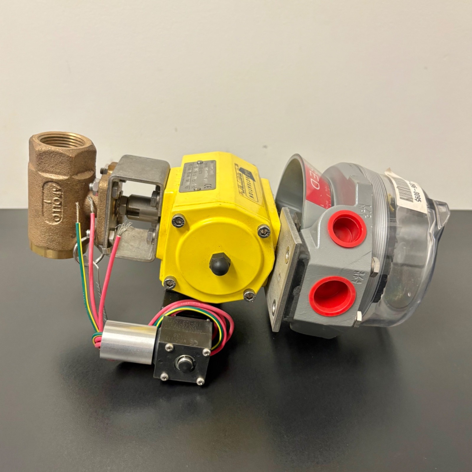 Apollo Pneumatic Actuator w/ Quartz Limit Switch & 1 Inch Valve – (AD0025N001A)