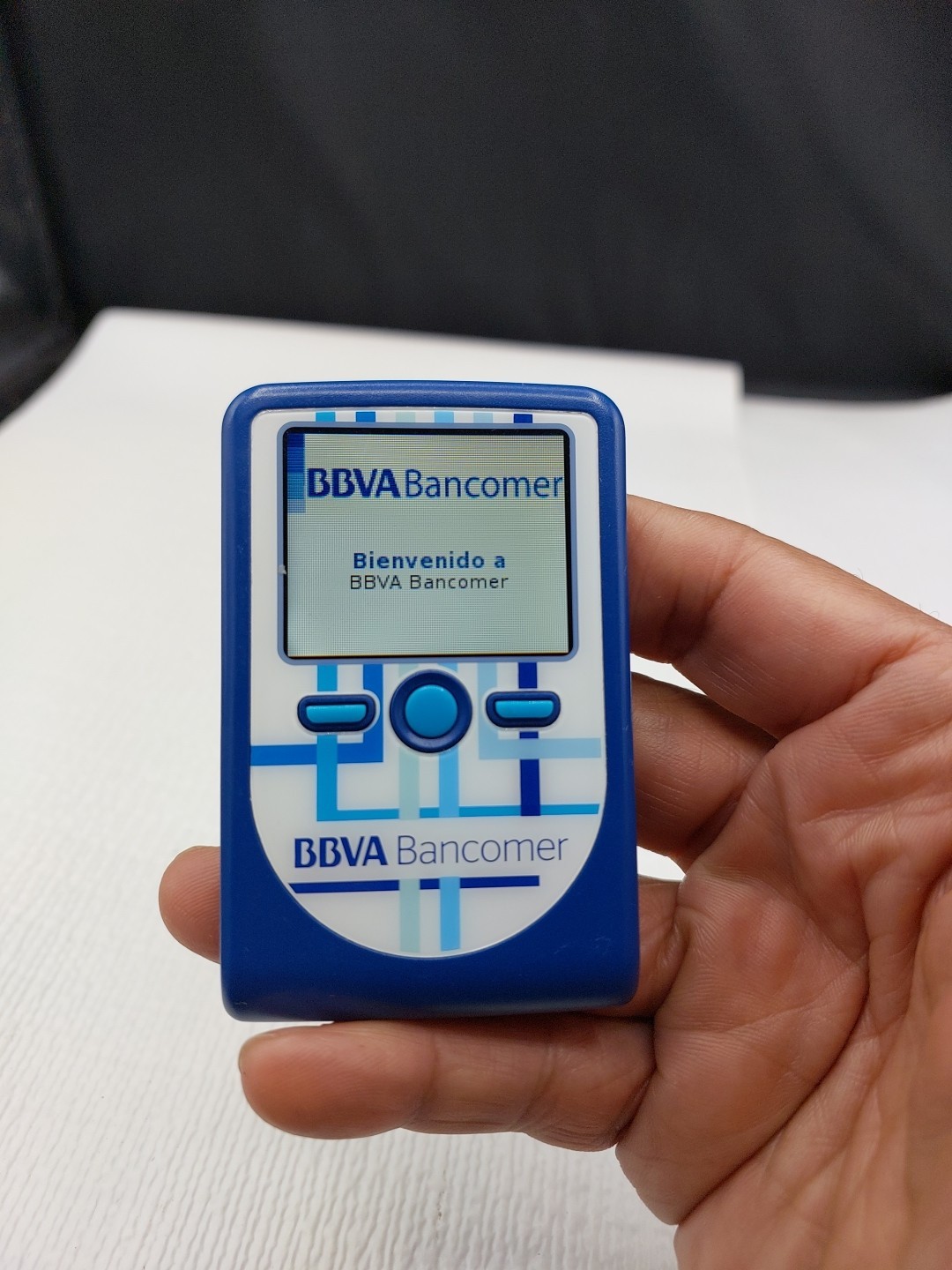 VASCO Digipass 760 Digital Authentication Device BBVA BANCOMER Bank Powered On