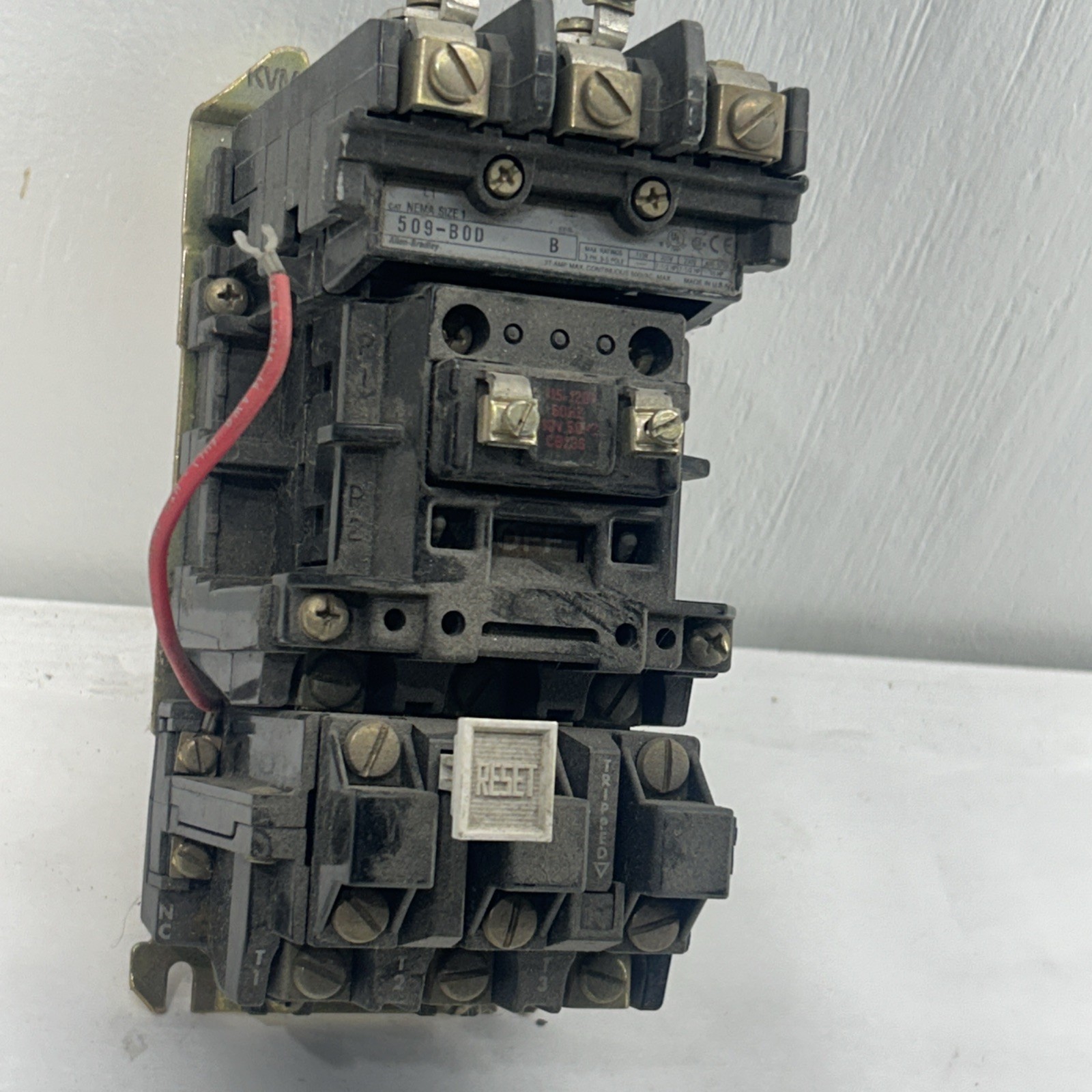 Allen Bradley 500L-BOD92 Lighting Contactor With 42185-800-01 Reset