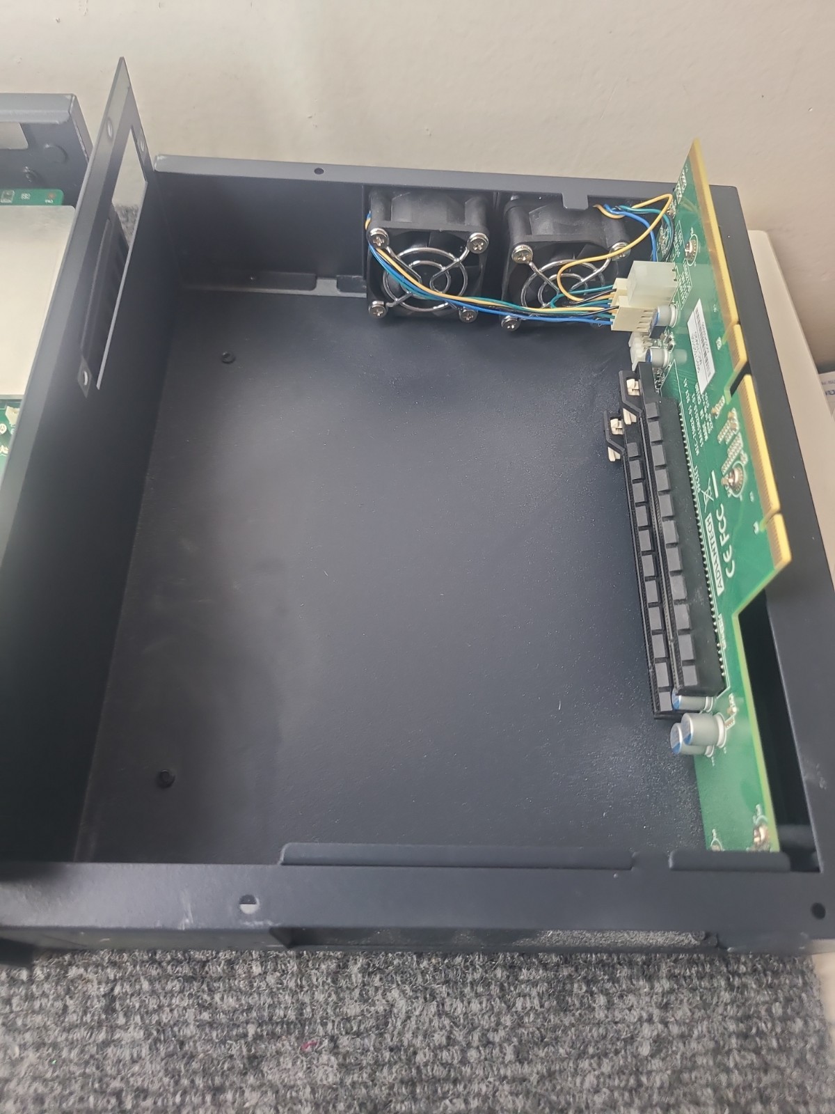 ADVANTECH MIC-770 V3 COMPACT FANLESS SYSTEM W/ MIC-75M20 i-MODULE SSD 256GB