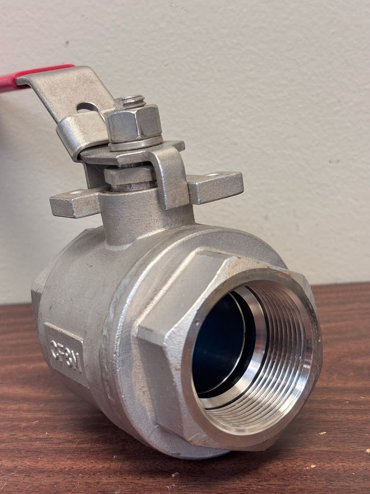 C&C INDUSTRIES BALL VALVE 1-1/2″ FNPT, CF8M, 1-1/2-2000 WOG,