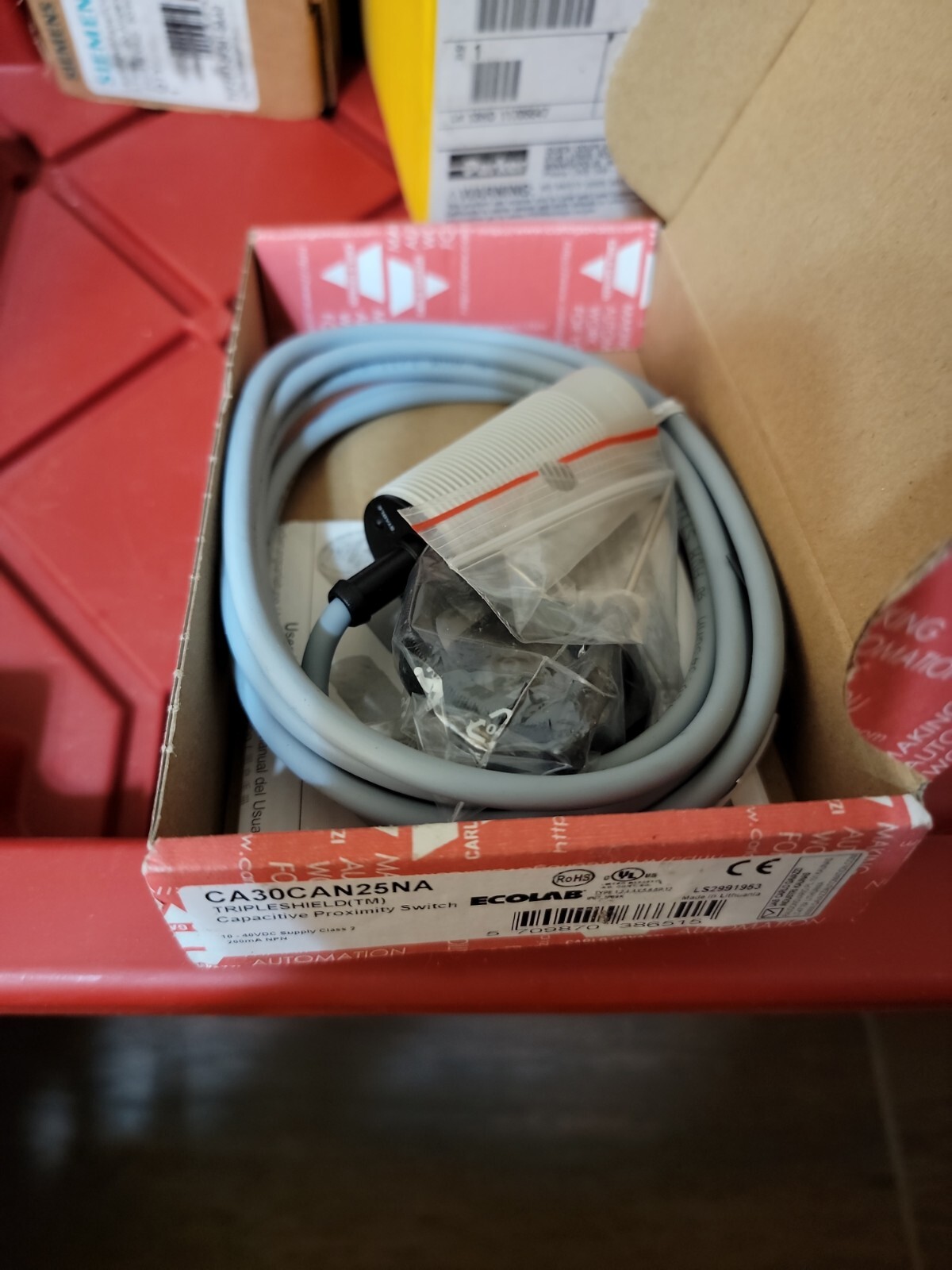 CARLO GAVAZZI CA30CAN25NA CAPACITIVE PROXIMITY SWITCH