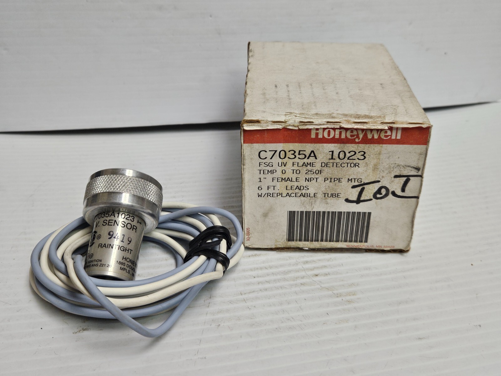(NEW) HONEYWELL C7035A 1023 1″ 0-125F C7035A1023 UV Sensor