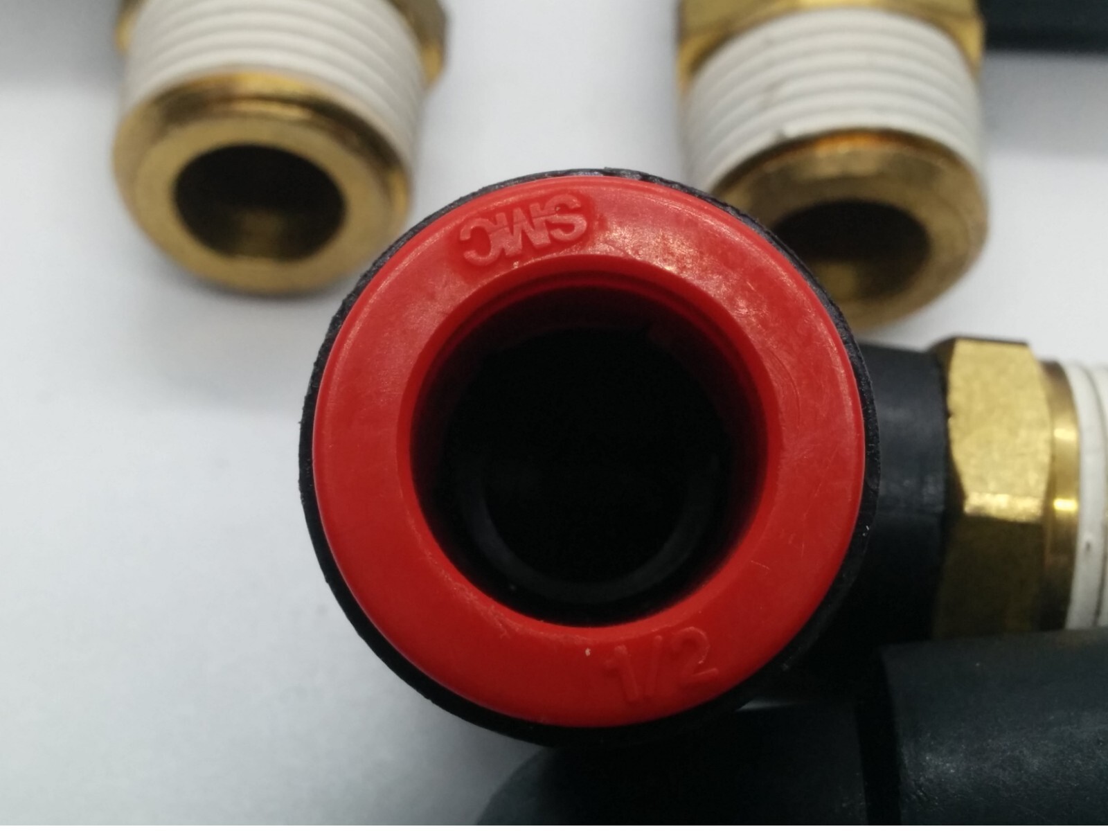 SMC UNION ELBOW FITTING, 1/2″ TUBE, 90° 3/8″ NPT, MALE (LOT OF 6)