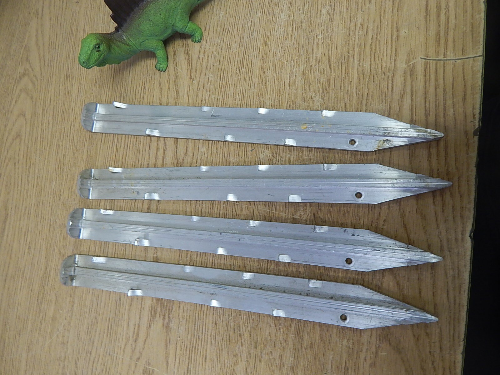 Aluminum Stakes 12″ x 1-1/8″ x 1/8″ Thick Lot of 4 *FREE SHIPPING*