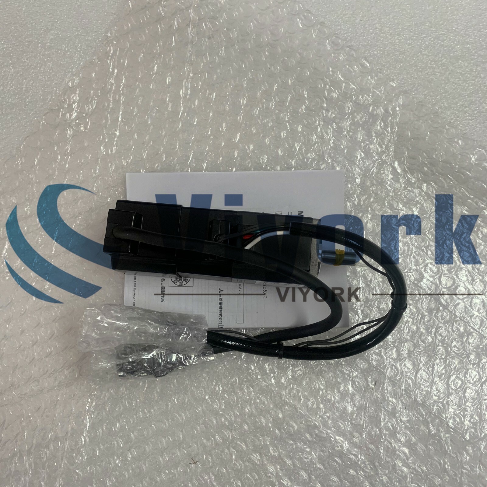 Mitsubishi HC-MFS13B AC SERVO MOTOR AC 100W 3PH 105V 0.9A 3000RPM NEW