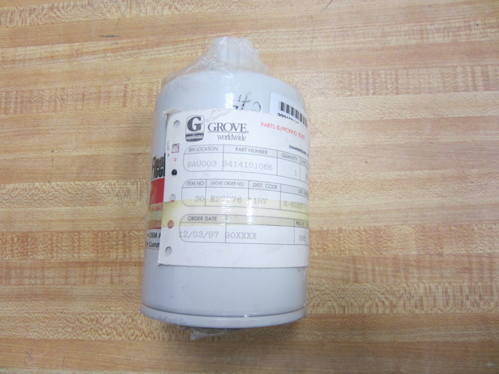 Fleetguard FS1280 Fuel Water Separator 3930942 With Drain