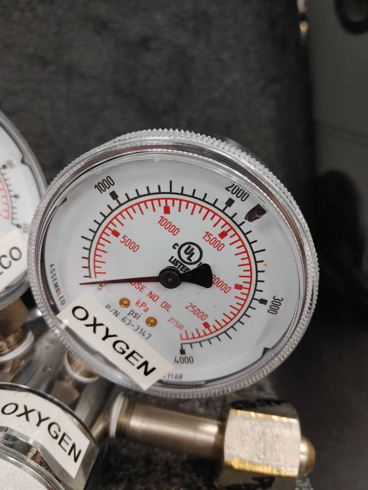 MATHESON 3121A-540 3120 Series Dual Stage High Purity Regulator with Gauges