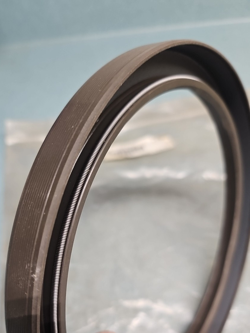 NEW SKF 140X170X15 OIL SEAL TEREX 7-229-582A