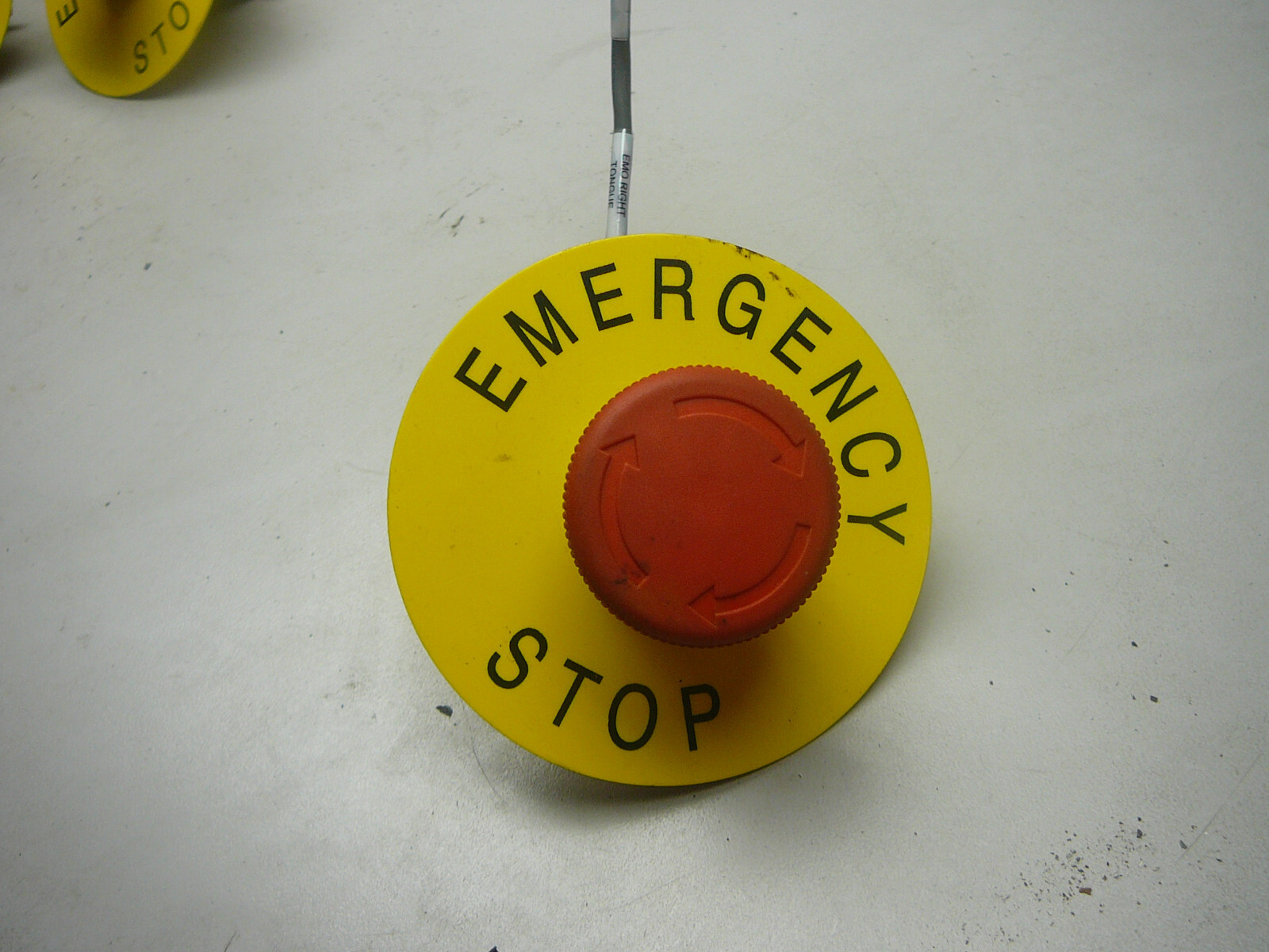 TELEMECANIQUE ZB2-BE102 EMERGENCY STOP BUTTON