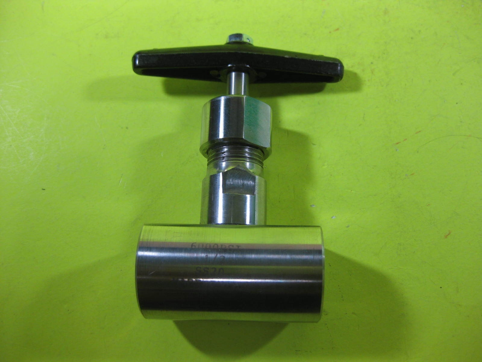 Dragon Globe Valve 1/2″ 600 PSI SS20 — 10M087T — New