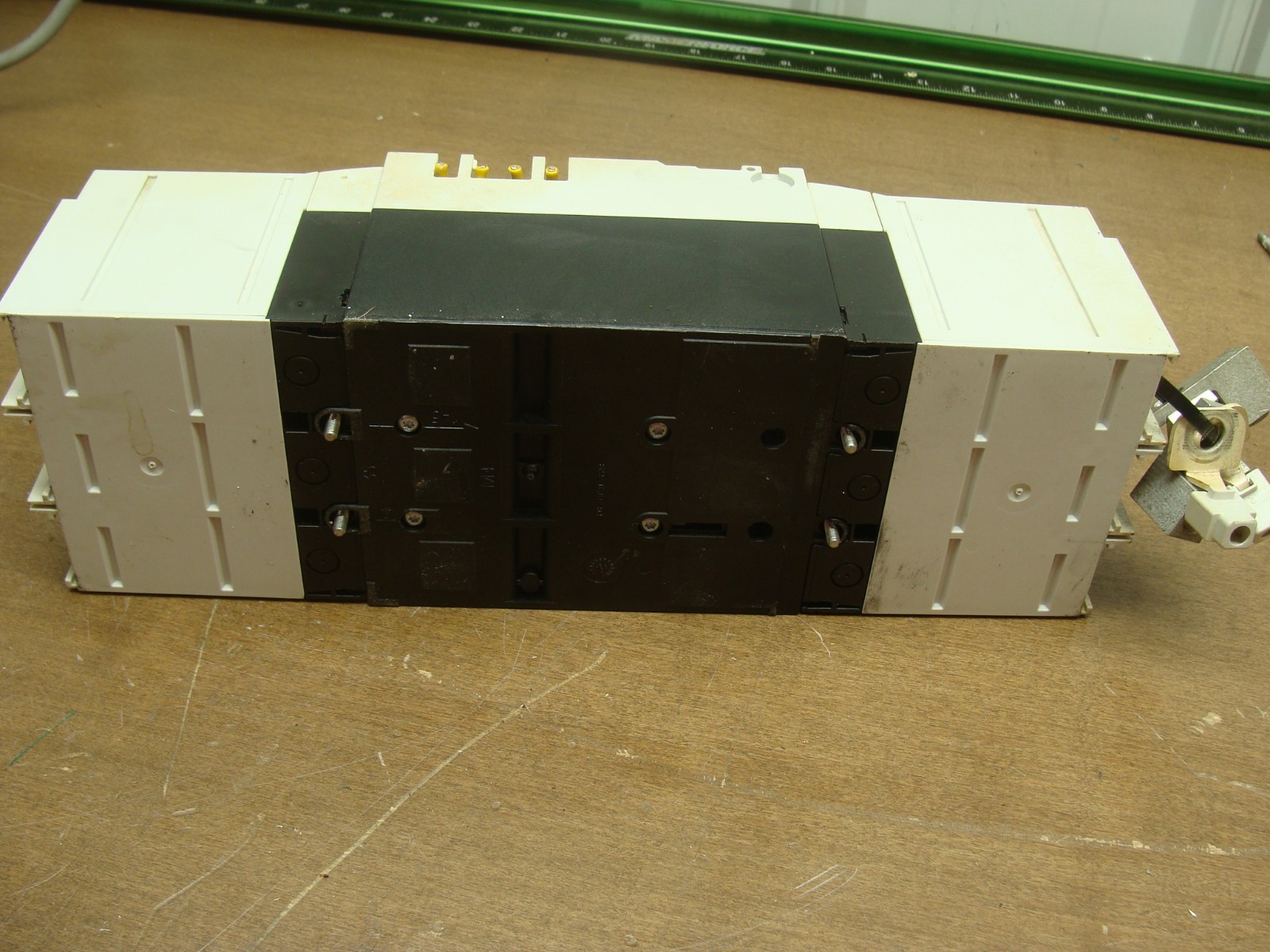 MOELLER 125A CIRCUIT BREAKER NZM2/3-XUHIV 280-525VAC