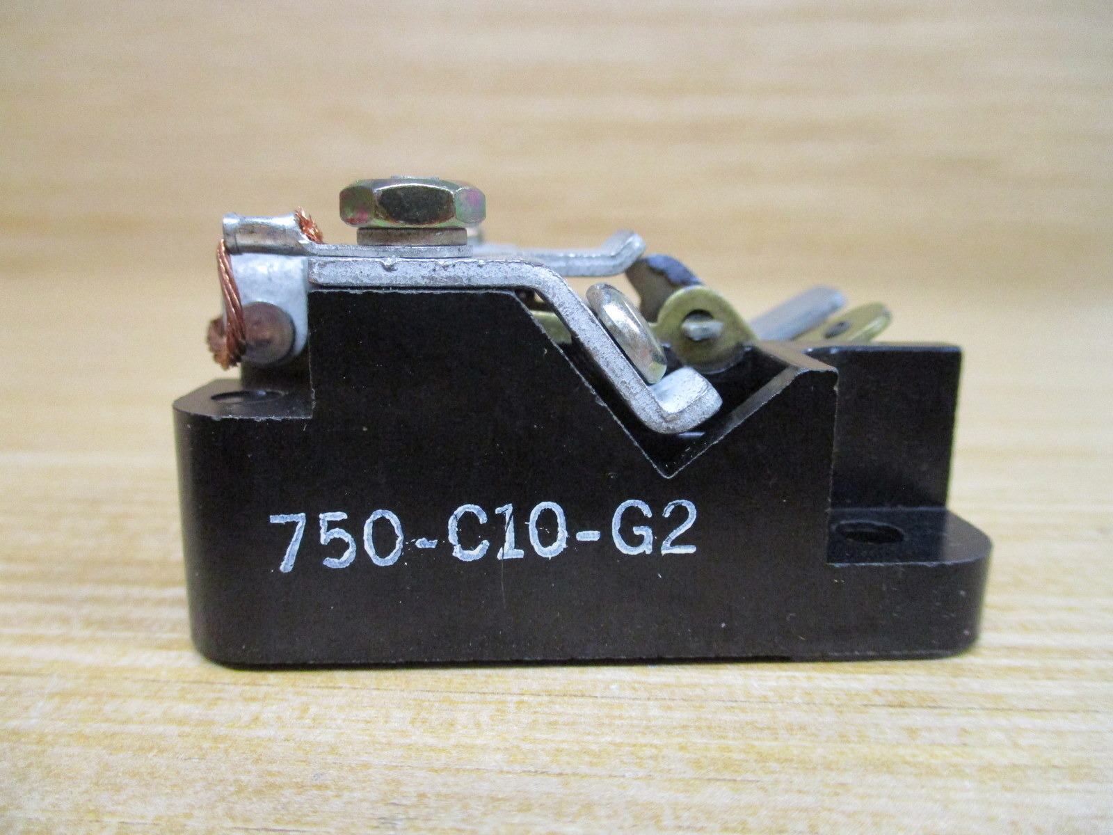 Square D 750-C10-G2 Schneider Control Block 750C10G2