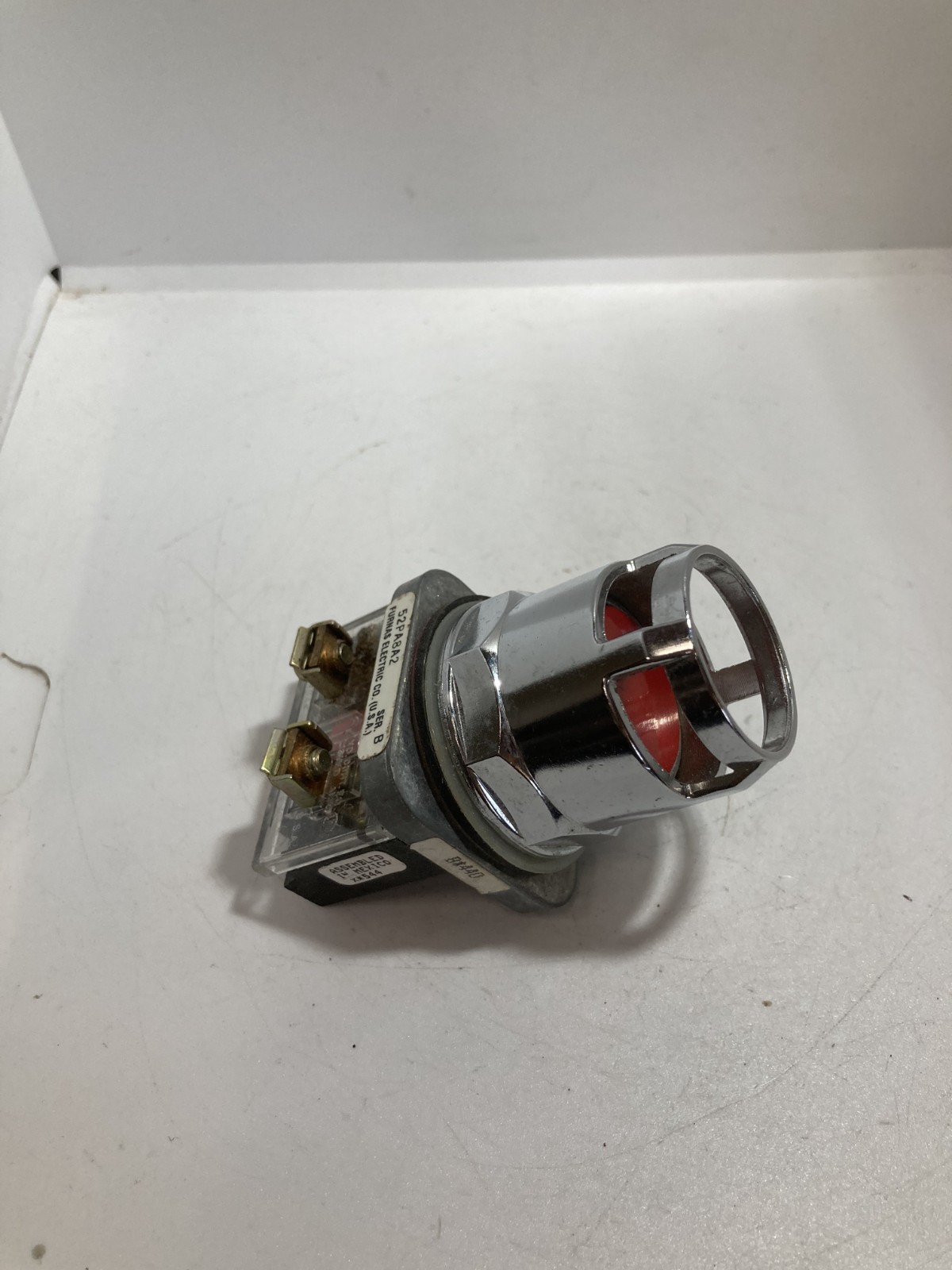 FURNAS 52PA8A2 PUSHBUTTON WITH GUARD RED FLUSH 1NO