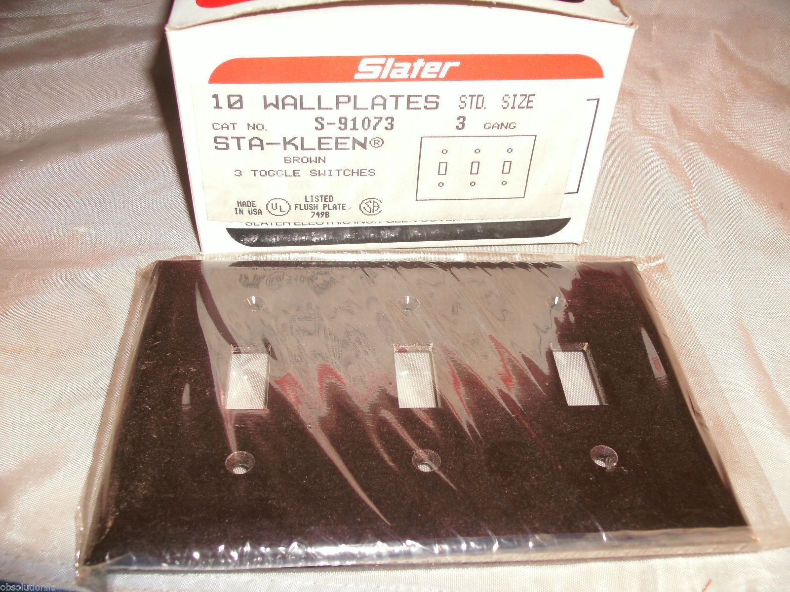 SLATER S-91073 STA-KLEEN BROWN 3 GANG TOGGLE SWITCH WALL PLATE – BOX OF 10
