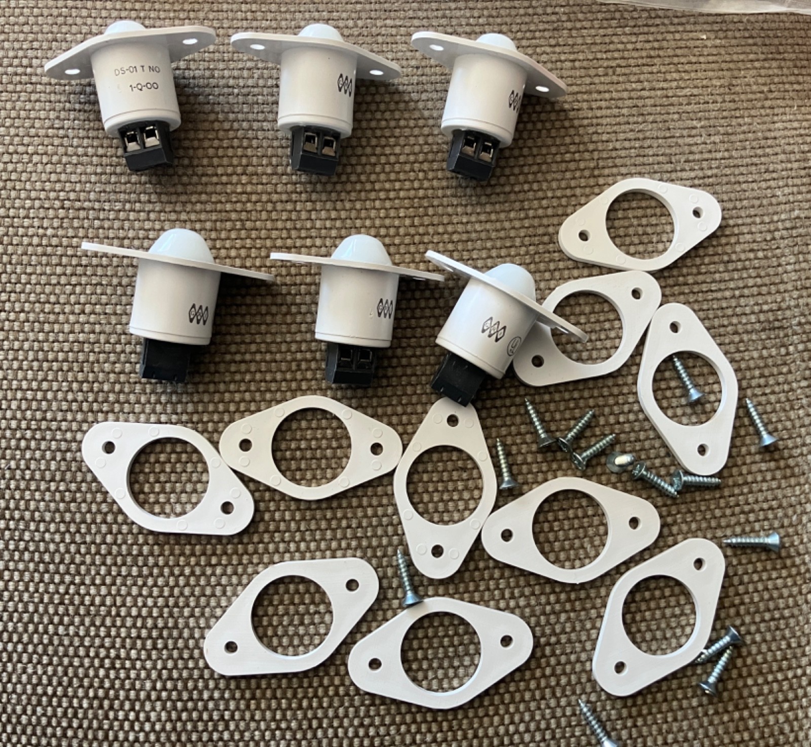 GRI DS-01T-W Short Roller Ball Switch Closed Loop White (QTY. 6)