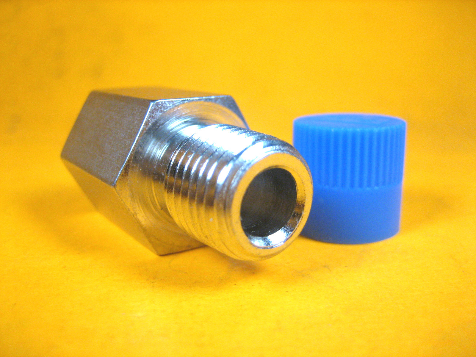 Parker 1/4″ FNPT x 1/4″ MNPT Reducing Adapter, Zinc Coated
