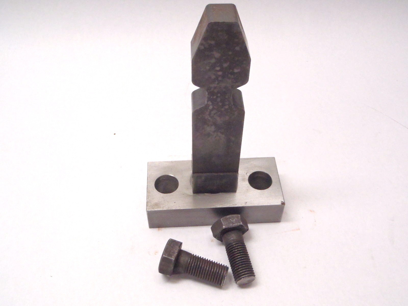 WEIR 29373438331000 UPPER STOP BRACKET W/SET SCREWS 6-7/8″ H
