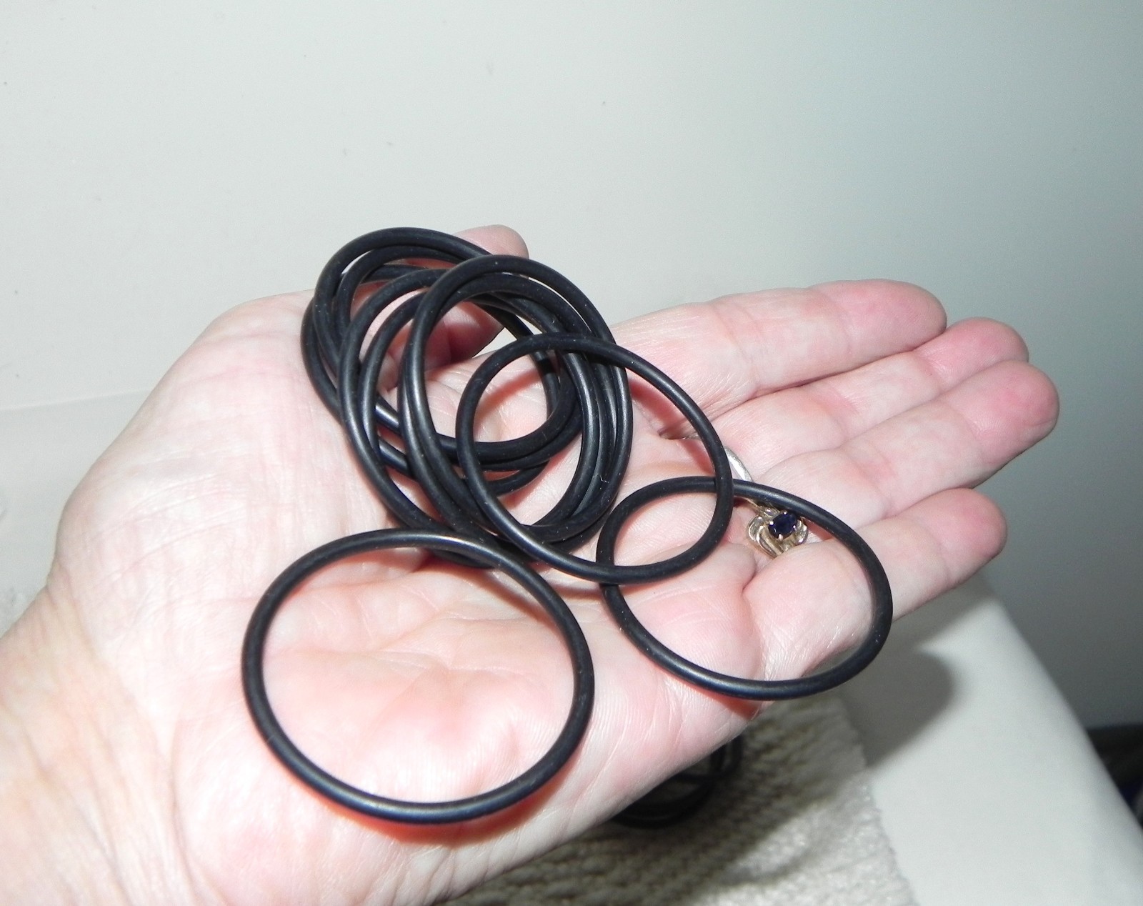 50) O rings #128 Material 70 Shore A Buna N, 1-1/2″ID x 1-11/16″OD x 3/32″ Thick