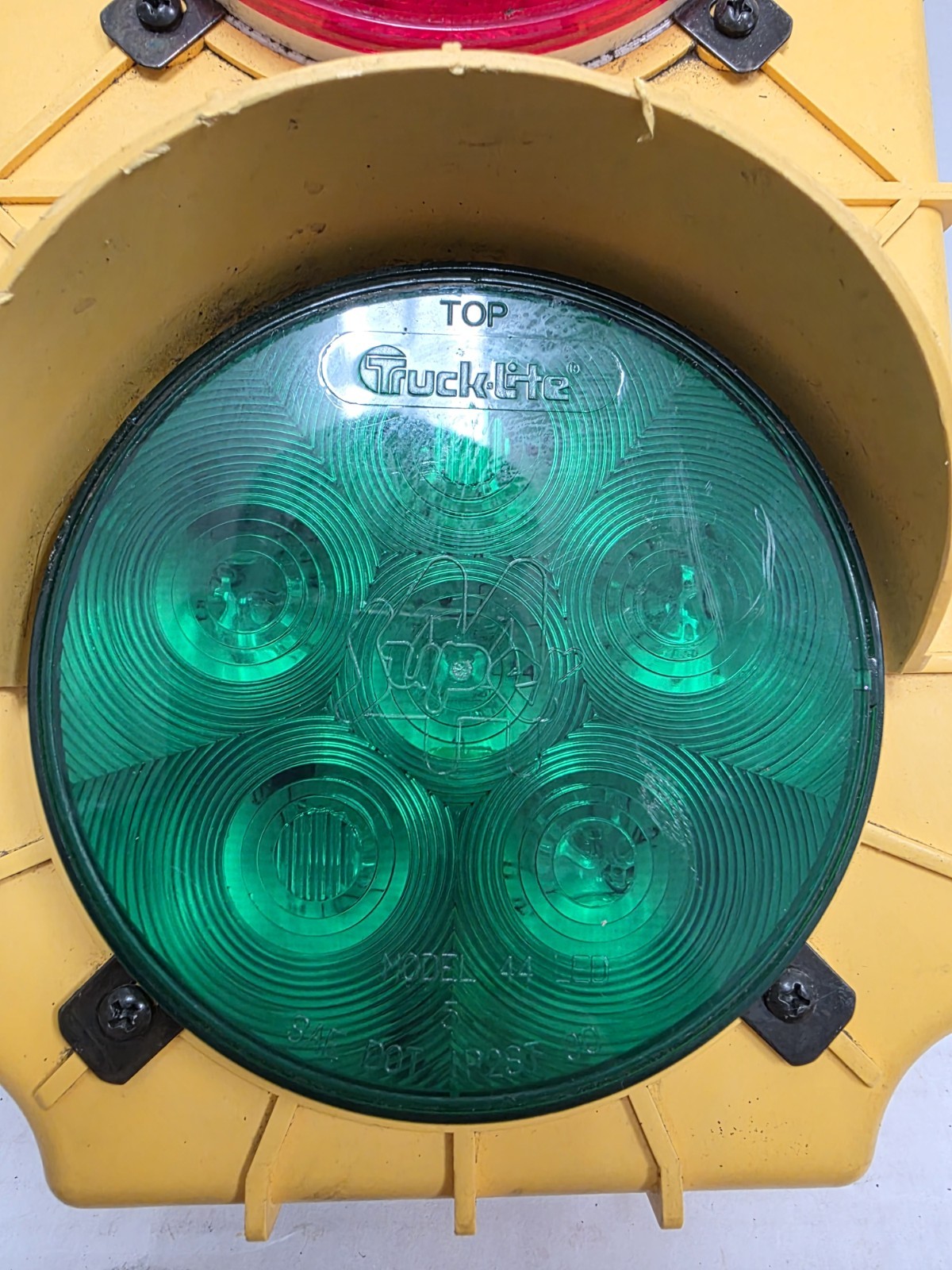 TRI-LITE SC10-12RG-LED SER. SG 12VDC NSNP – Truck Light – Loading Dock Light