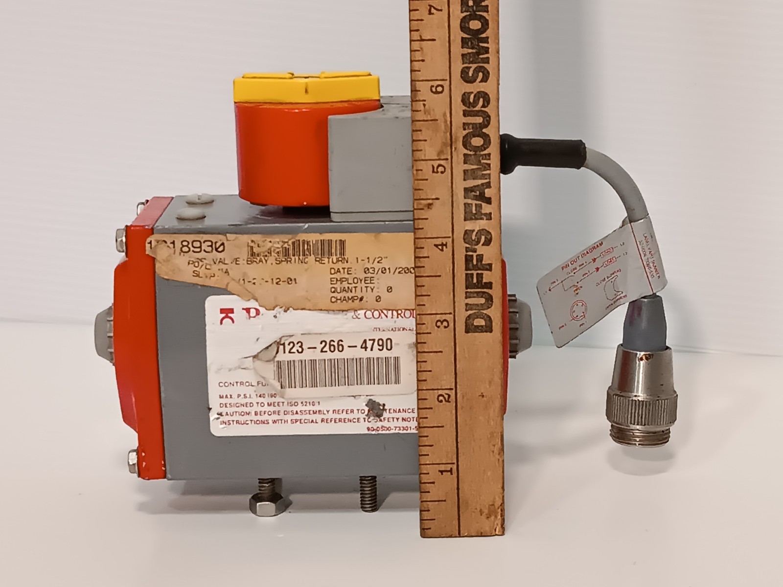 Bray 90-0500-73301-533 Series 92/93 Pneumatic Actuator w 52-0004-71104-536 Prox