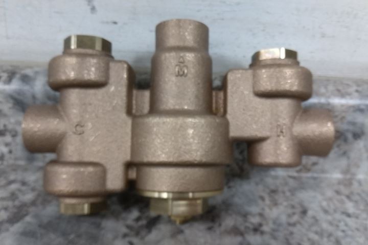 Acorn Controls ET71-2 3/4 In Inlet 1 In Outlet Thermostatic Mixing Valve