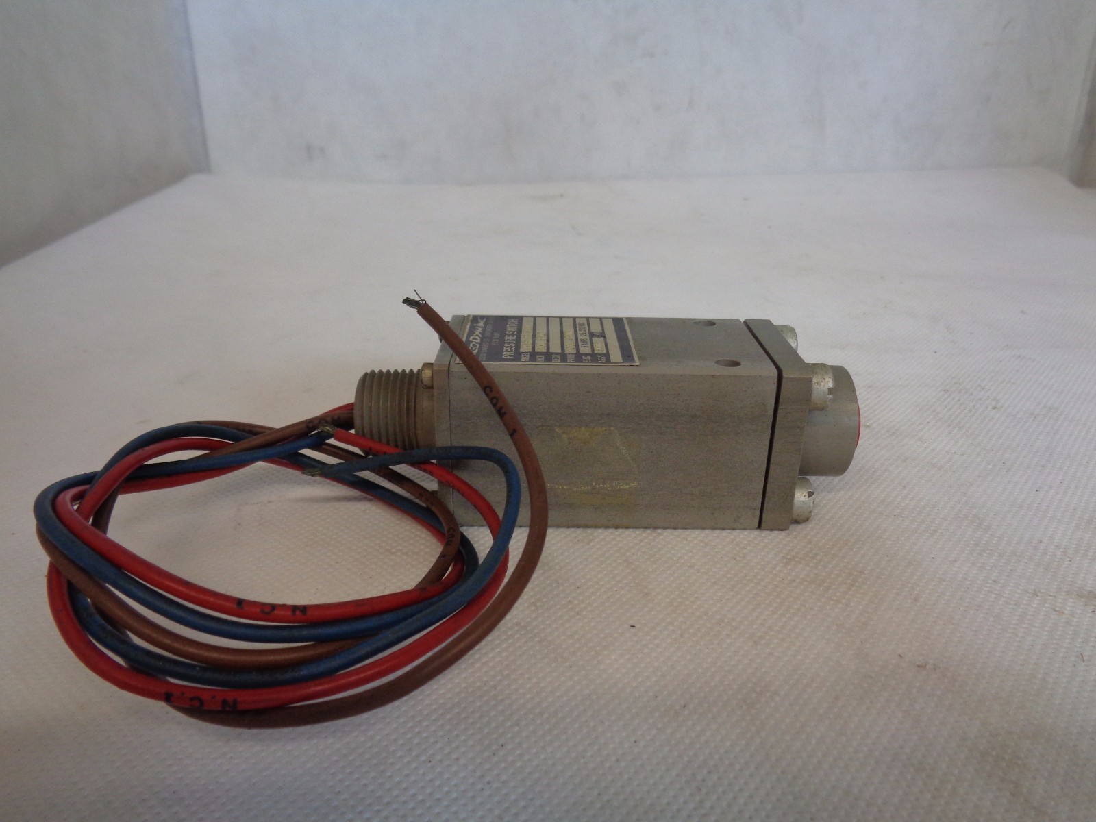 NEW NEO-DYN 125P1G3-100 PRESSURE SWITCH