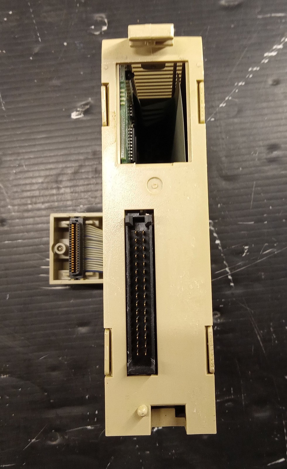 1 USED OMRON C200HWCLK21 CONTROLLER LINK W/C200CE001 BUS CONNECTOR *MAKE OFFER*