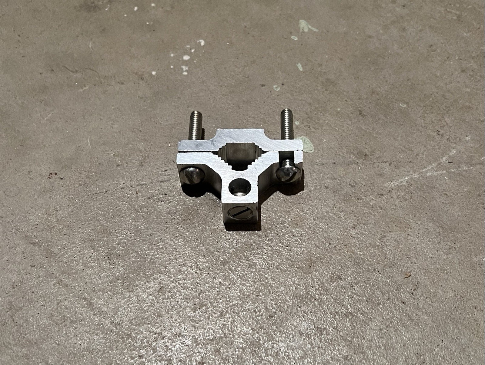 Ilsco AGC-1 Aluminum Alloy Dual Rated Ground Clamp 1/2 – 1 Inch 1/0-14 AWG