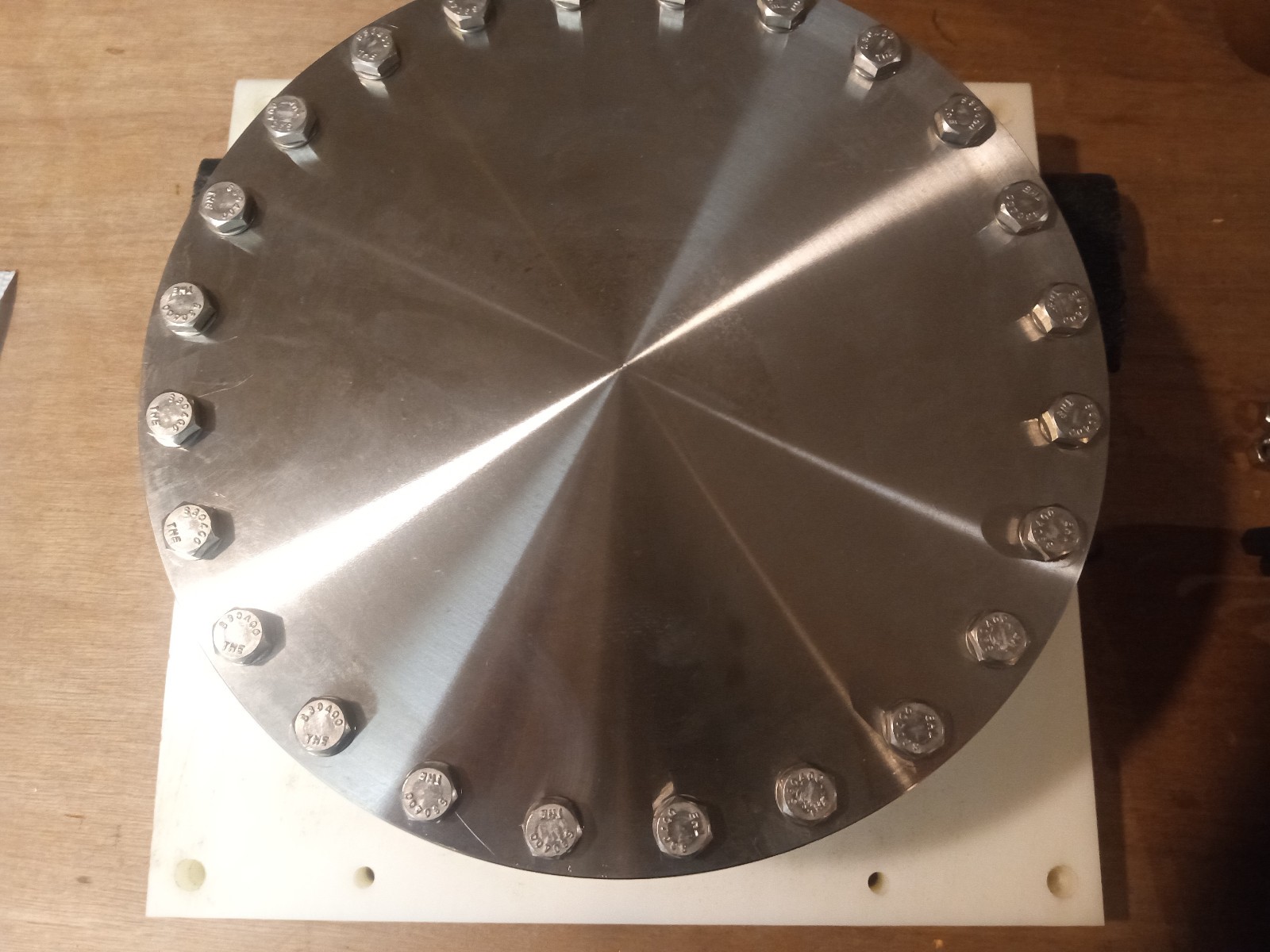 10″ Conflat chamber assembly w/ (40) 14 kV feedthroughs, one is broken