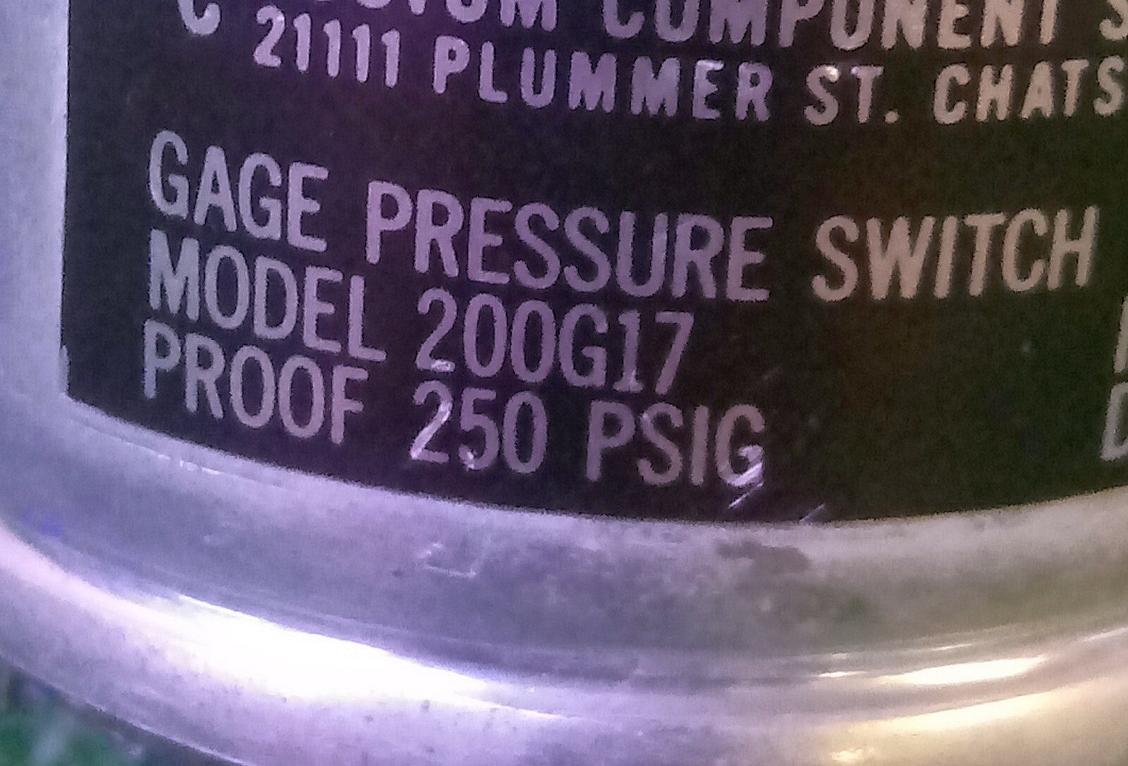 1 NEW CCS 8930-5216 200G17 GAGE PRESSURE SWITCH NNB ***MAKE OFFER***