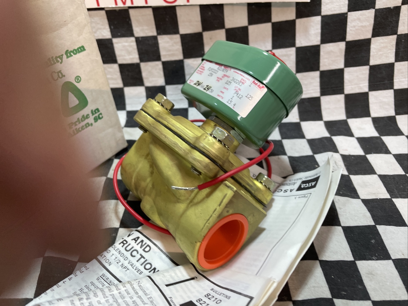 ASCO SOLENOID VAVLE 24V, 1″ FNPT, 125 PSI, 8210B54, 302283, SHIPSAMEDAY#1329P2