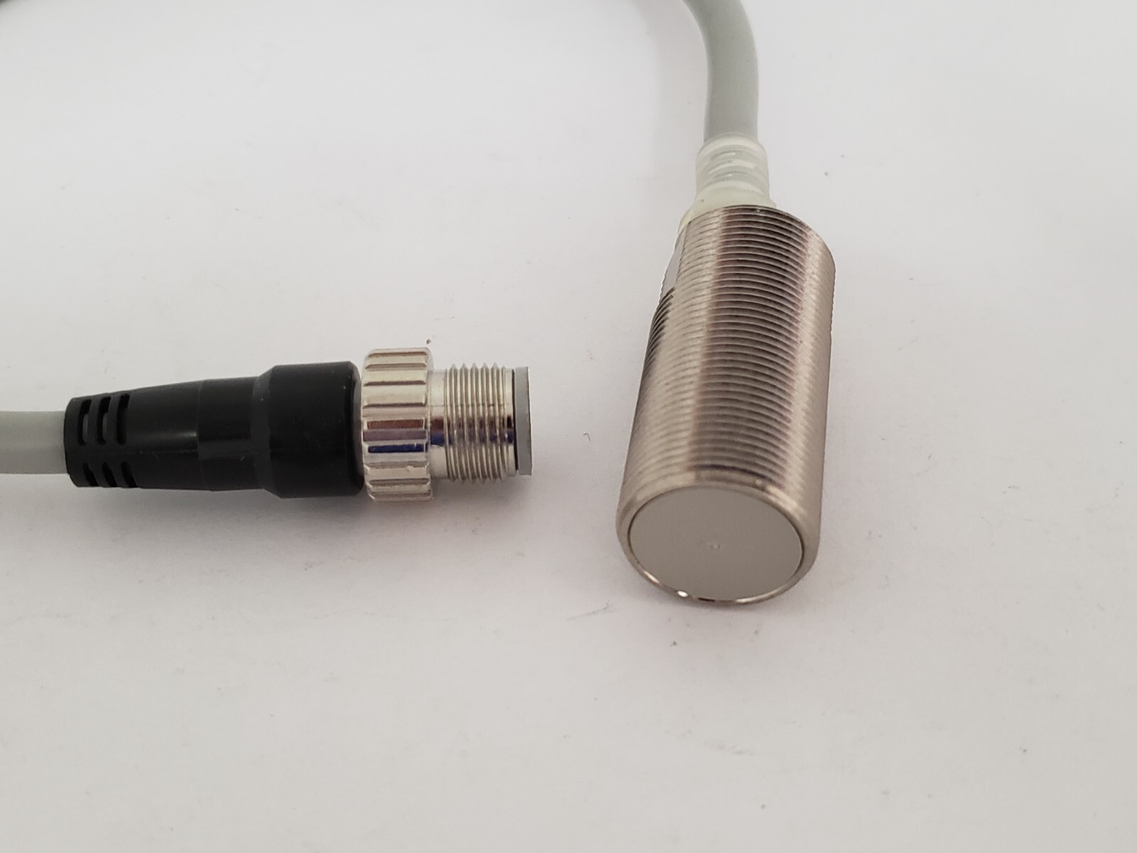 OMRON E2E-X7D1-M1 J-T PROXIMITY SENSOR 4 PIN 12-24VDC NNB