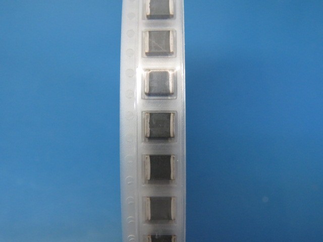 EPCOS CN2220K11G Qty of 100 per Lot VARISTOR, 14V, 5.4J, SURFACE MOUNT