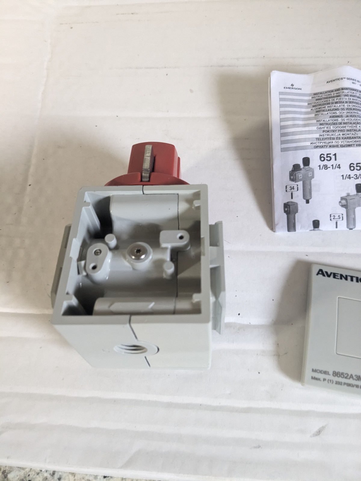 NUMATICS Aventics Shut Off Valve 1/2 in NPT, 1/2 in NPT 8652A3M04FA 232 psig New