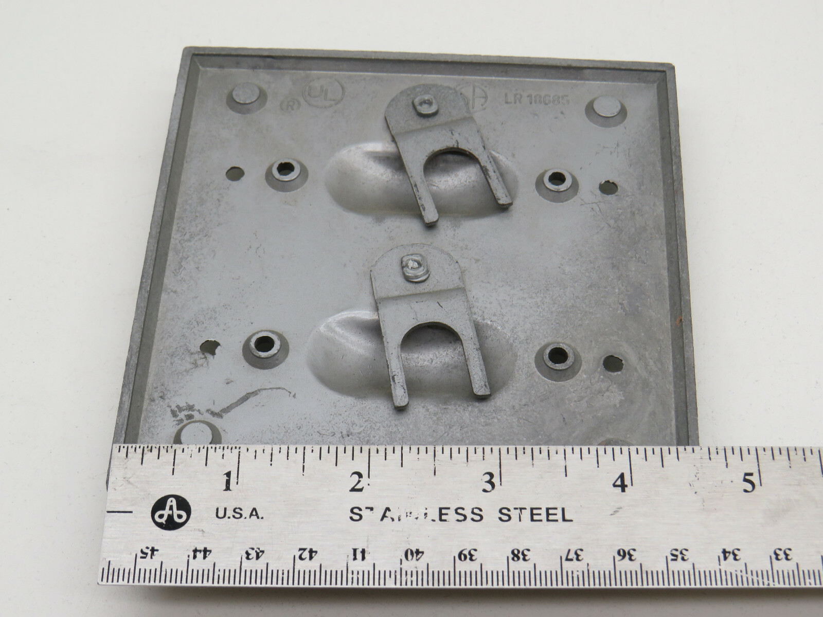 Wet Location Recessed Toggle Switch 2-Gang Box Weatherproof Cover (no gasket)