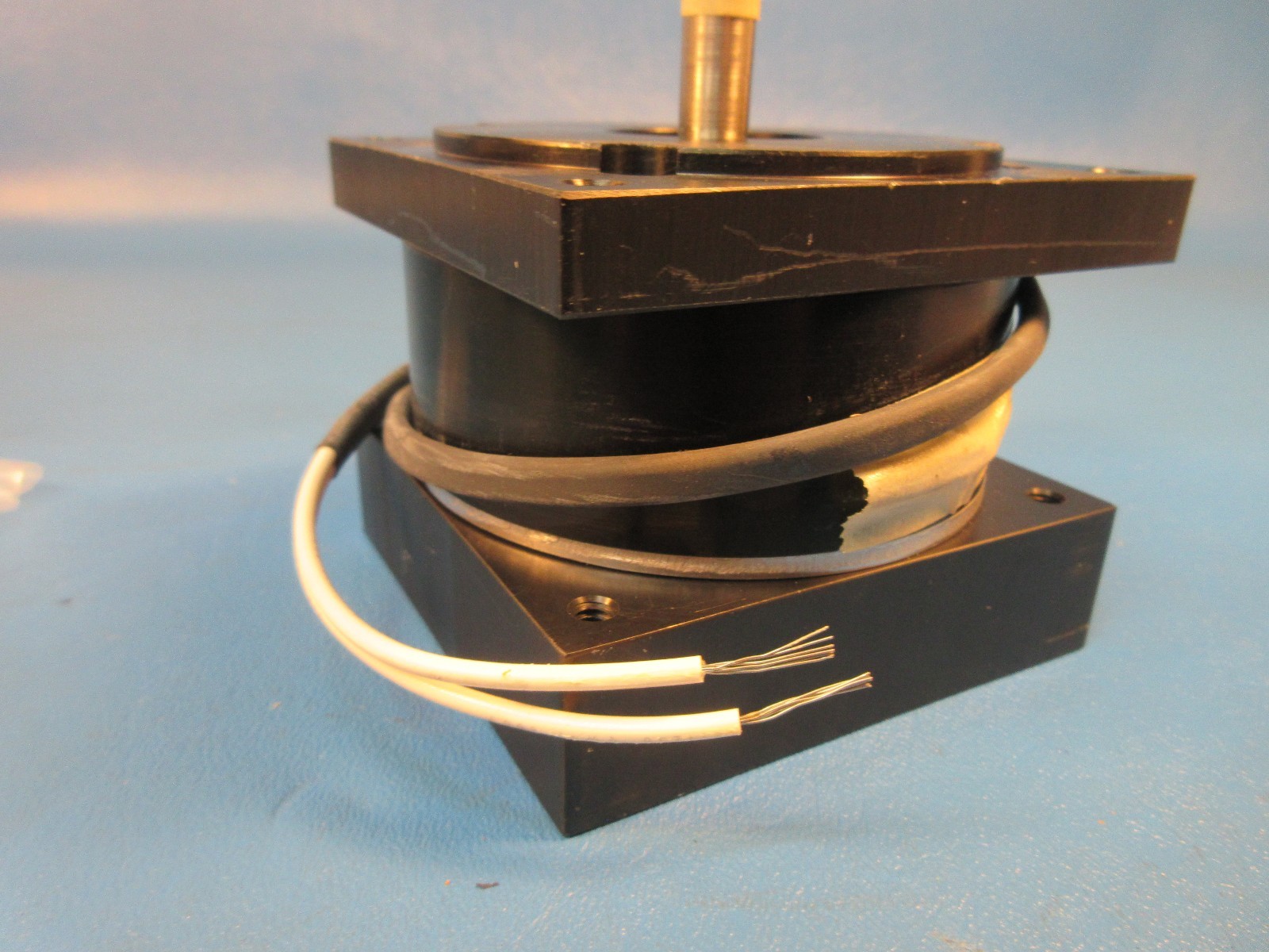 Inertia Dynamics 8934-2651 Bearing Engine, 24 VDC