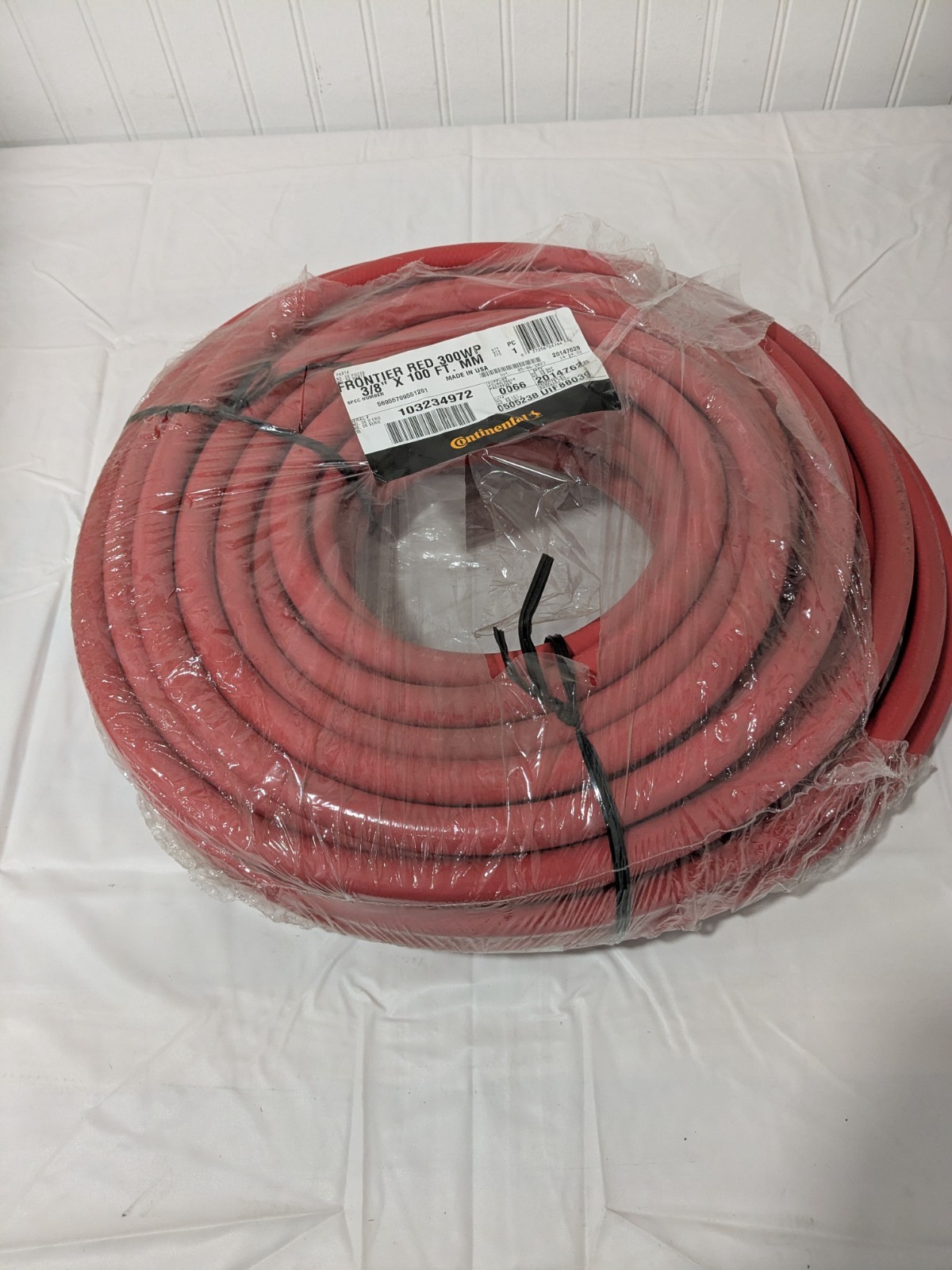 Continental Multipurpose Air Hose: 3/8″ ID, 100′, MNPT x MNPT, 1/4″ 20147628