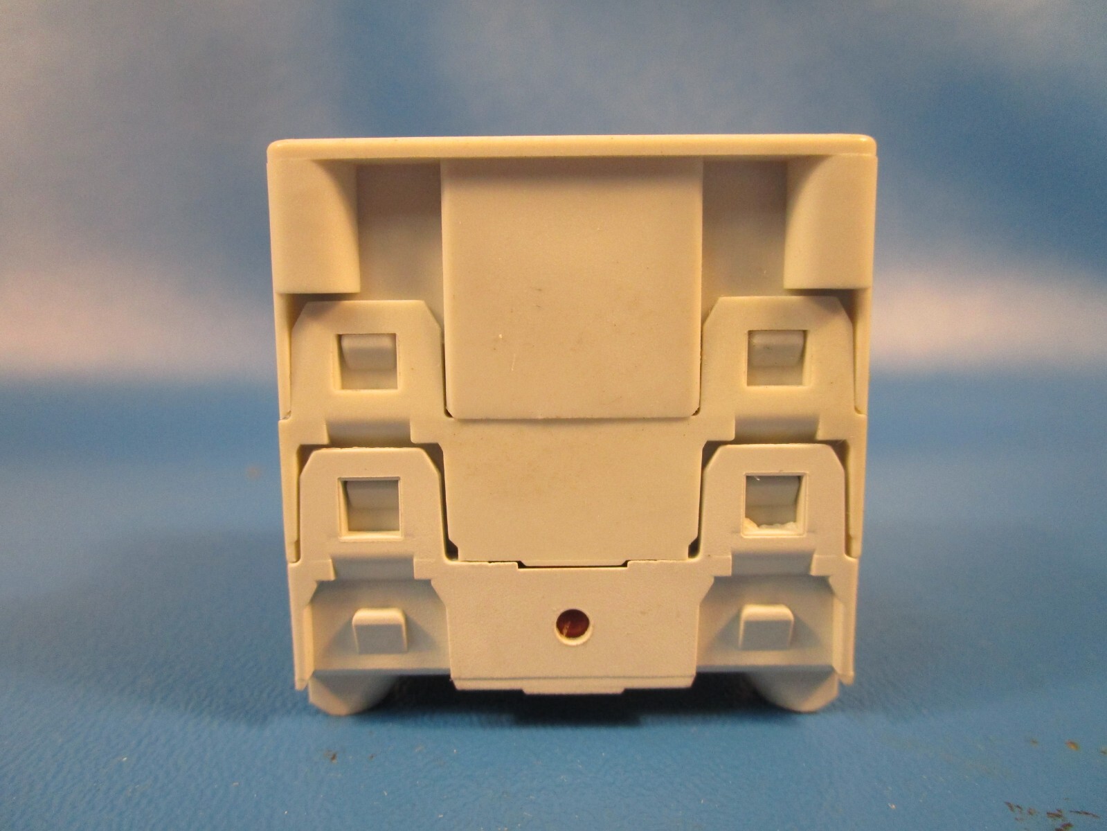 Allen Bradley 194L-E12-1751, Load Switch, 12 AMP, 230-690 V, POLE, OFF-ON 90 DEG