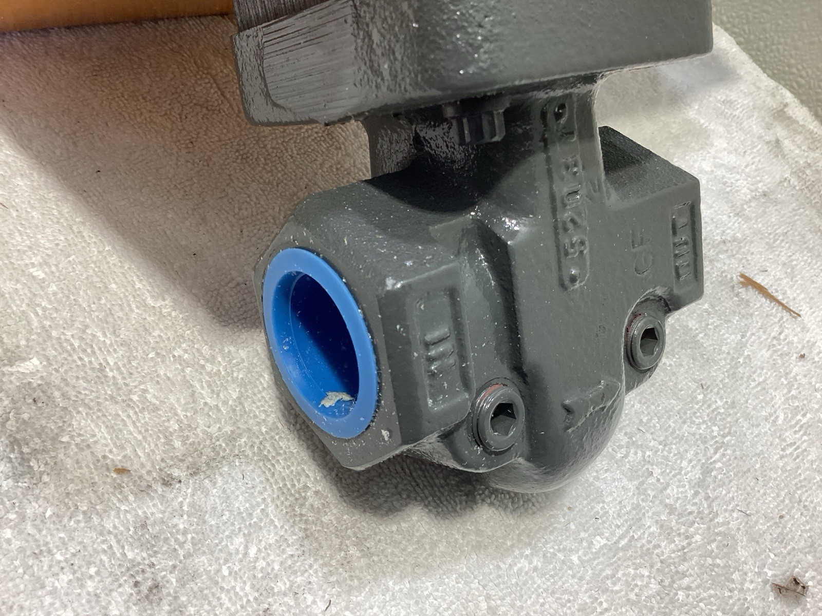 Maxon 100SMA11-AA11-BB21A0 Normally Closed Valve