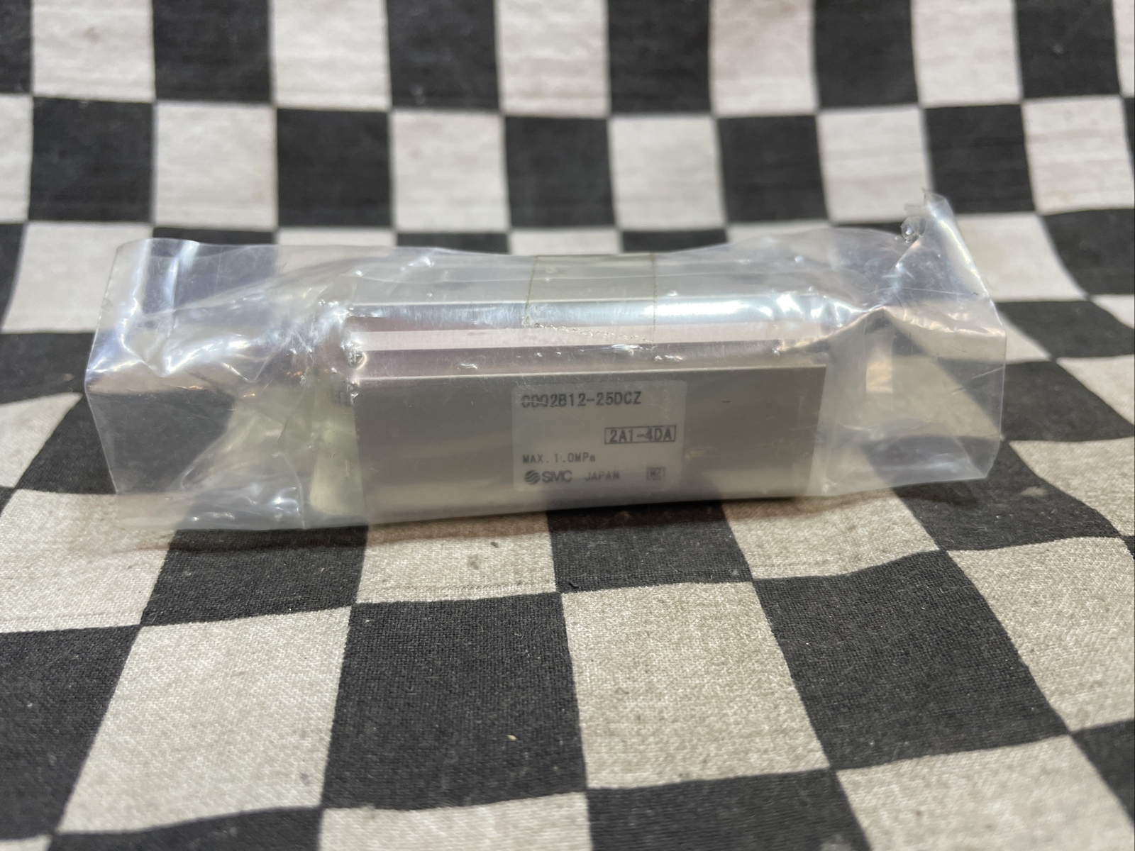 SMC CQ2-Z COMPACT CYLINDER, CDQ2B12-25DCZ, CDQ2B1225DCZ, SHIPSAMEDAY#109V21