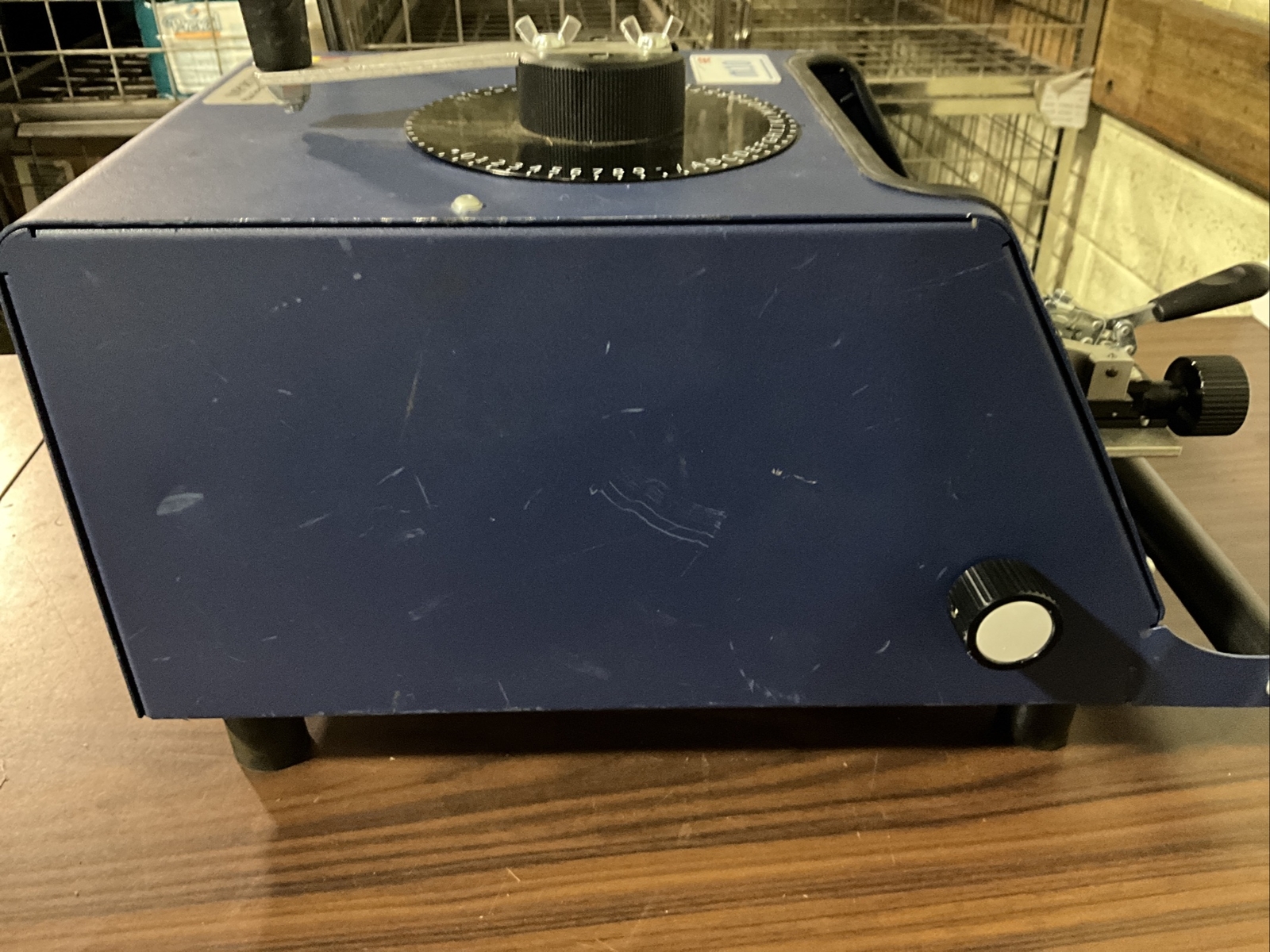 CIM HE M10 Military Dog Tag Embossing Machine Working