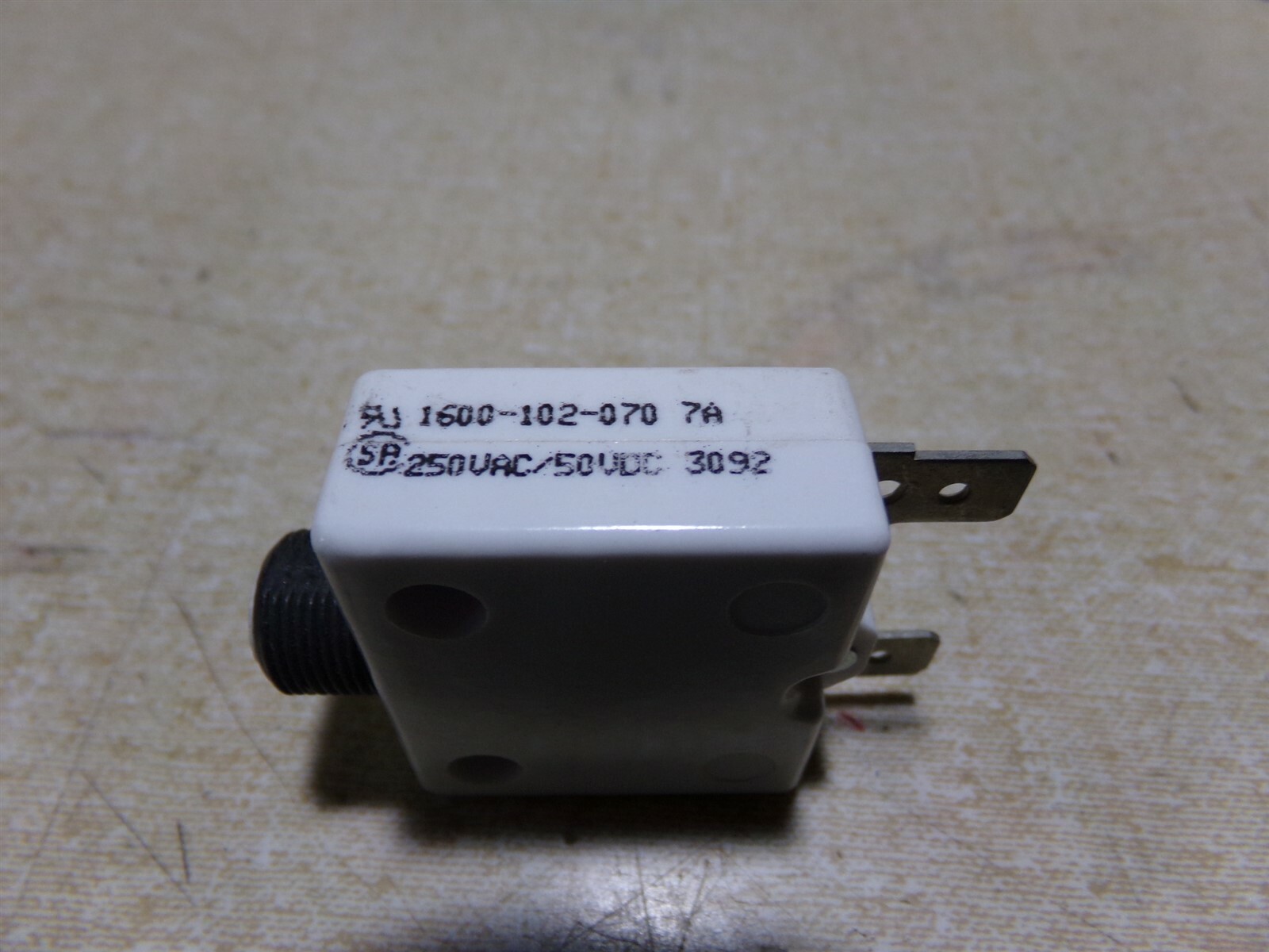 NEW Mechanical Products 1600-102-070 7A Circuit Breaker *FREE SHIPPING*