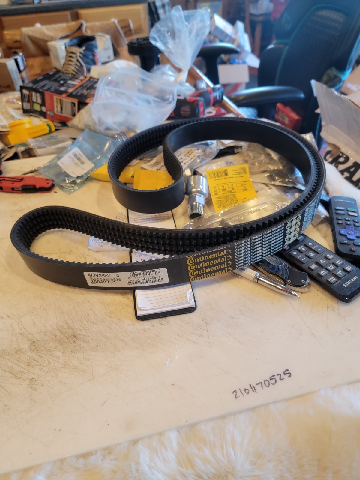Continental 4/3Vx950 4/3Vx950 Banded Cogged V-Belt, 95″ Outside Length,
