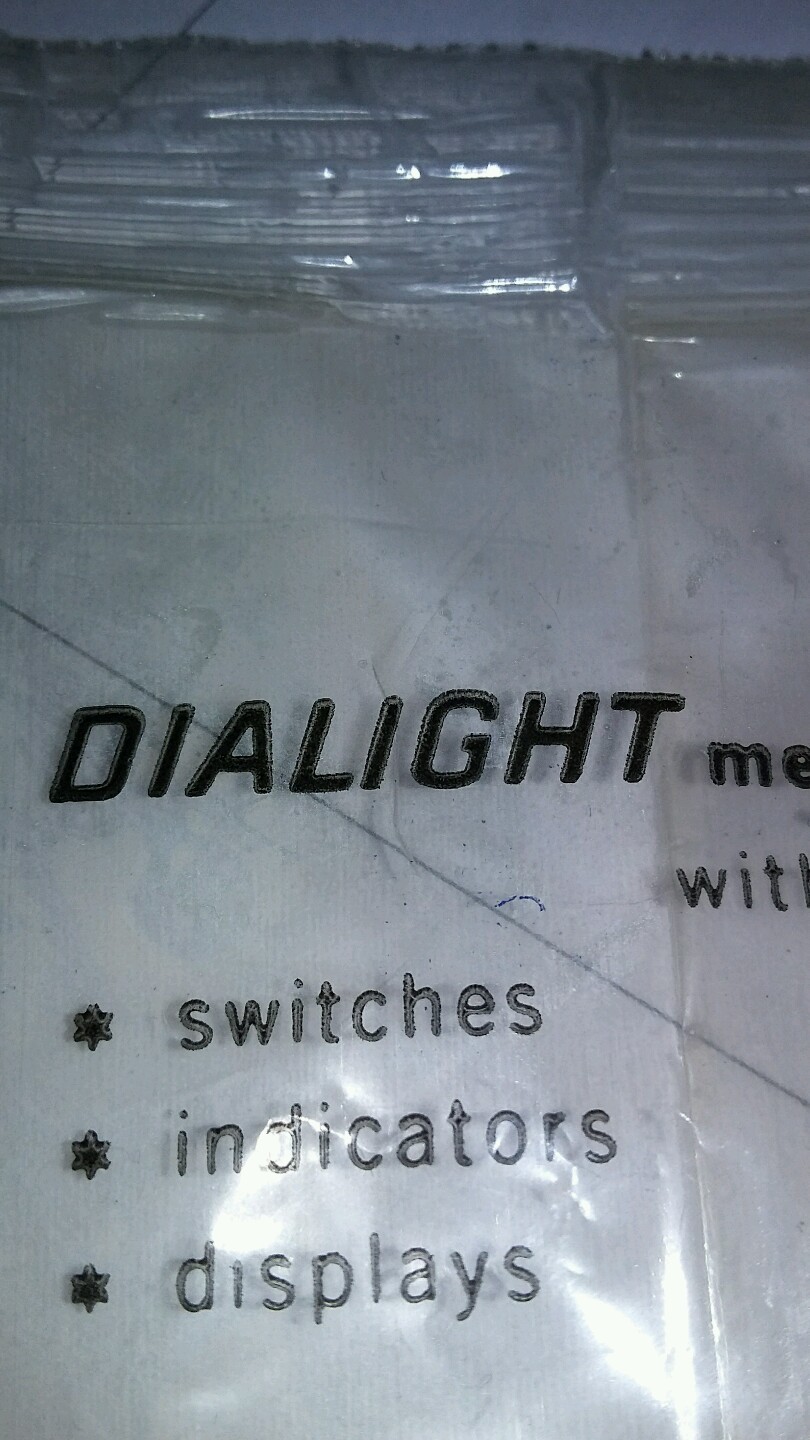Dialco Dialight 913-1606-1633-525 Orange Push Button Switch loc265