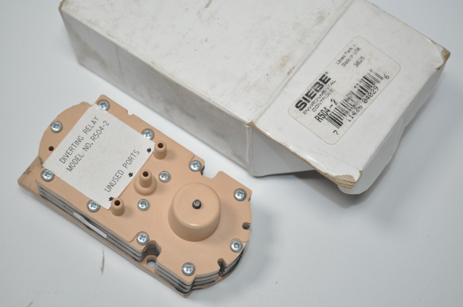 NEW Old Stock INVENSYS Siebe Pneumodular Diverting Relay Surface # R504-2