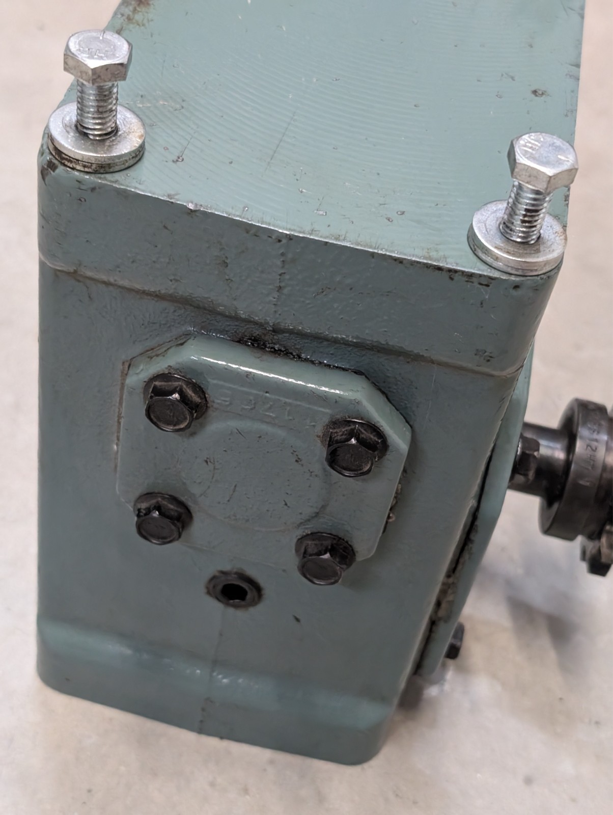 HYTROL 4AC 20-1 RH GEAR REDUCER RIGHT HAND, RATIO 20:1, With Gear & Pulley