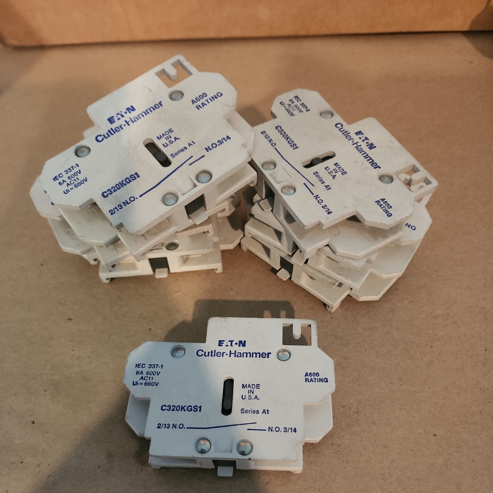 NICE TESTED QTY 1 Cutler Hammer C320KGS1 N/O Auxiliary Contact Series A1