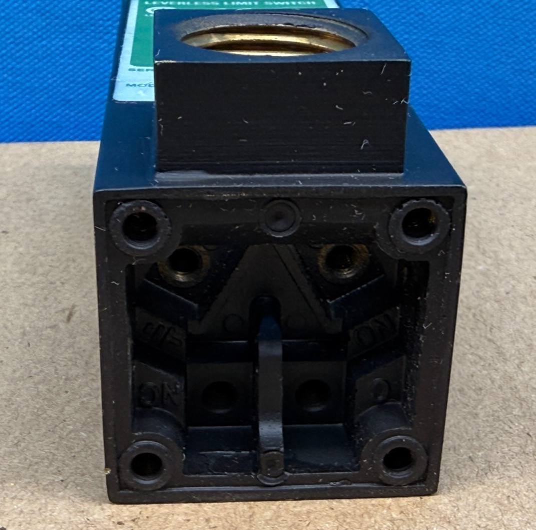 GO Switch TopWorx 11-12310-00 Leverless Limit Switch 10A 120VAC FM USA
