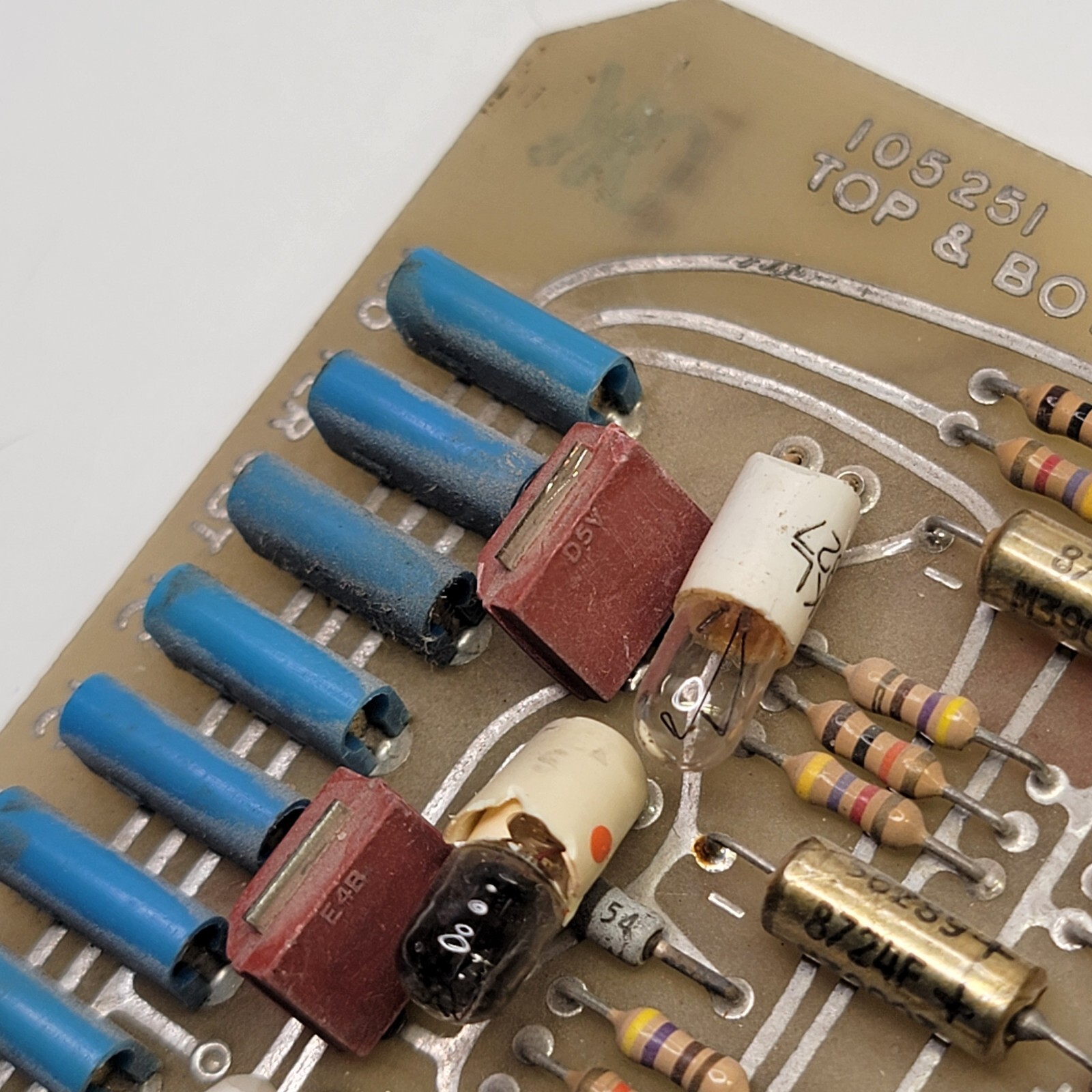 AS-IS BAD BULBS – DOVER ELEVATOR 105251 TOP & BOTTOM BOT. CIRCUIT BOARD